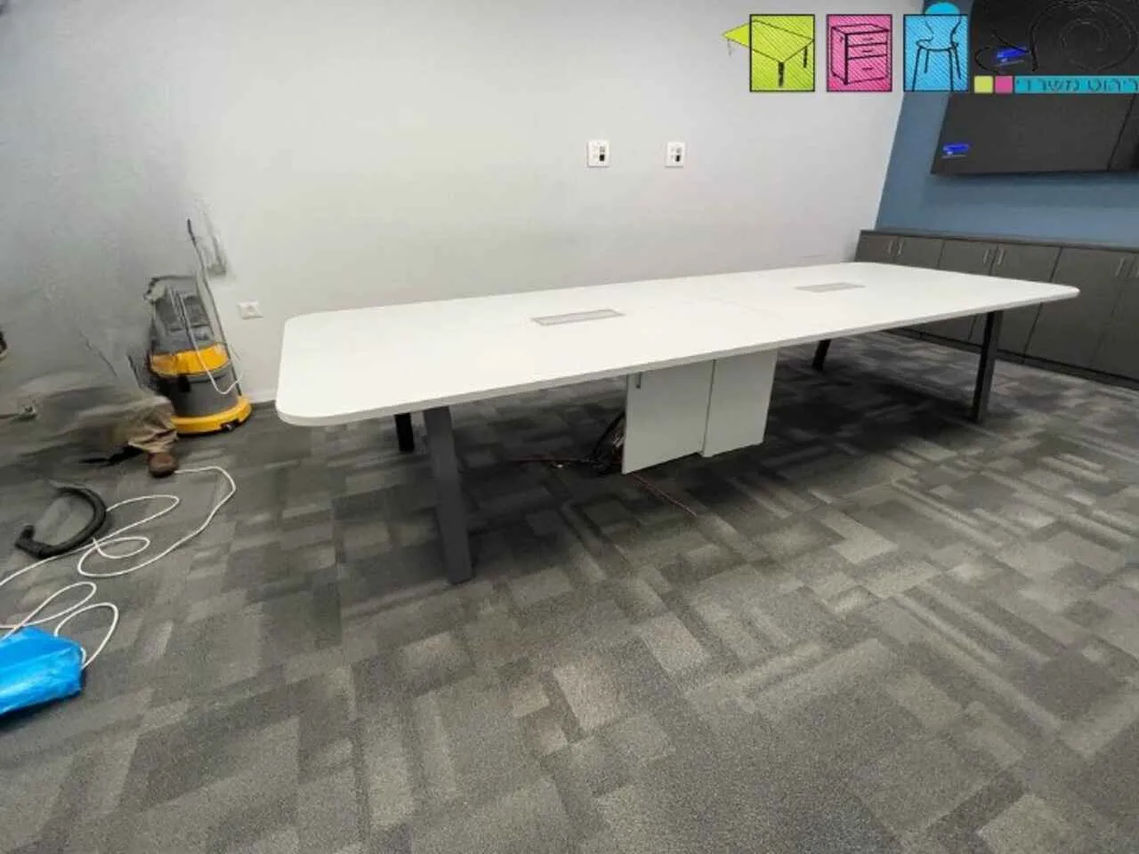 שולחן ישיבות דגם A