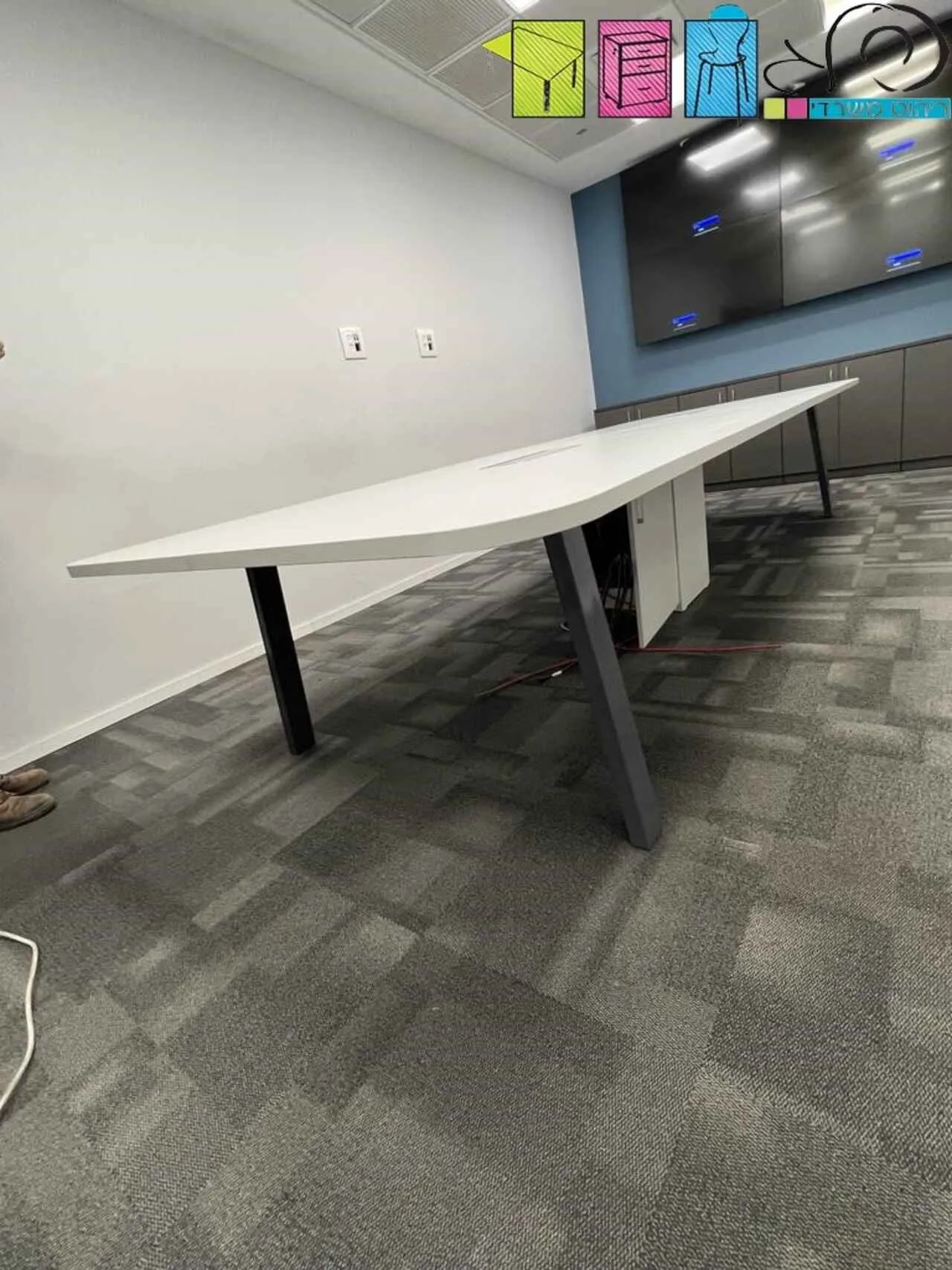 שולחן ישיבות דגם A