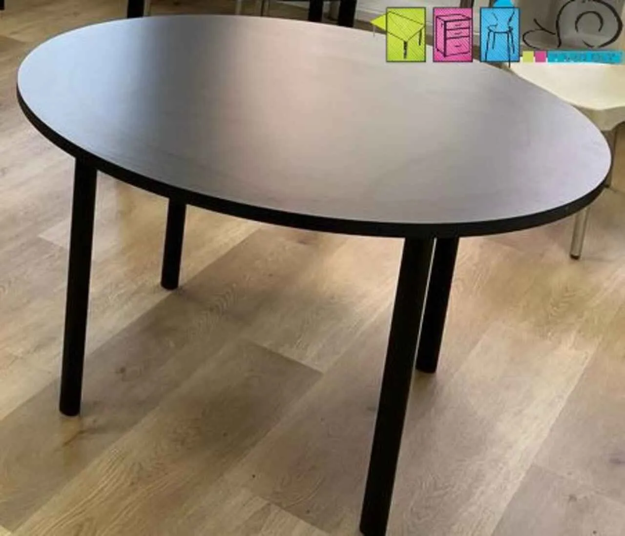 שולחן עגול-שלד מתכת