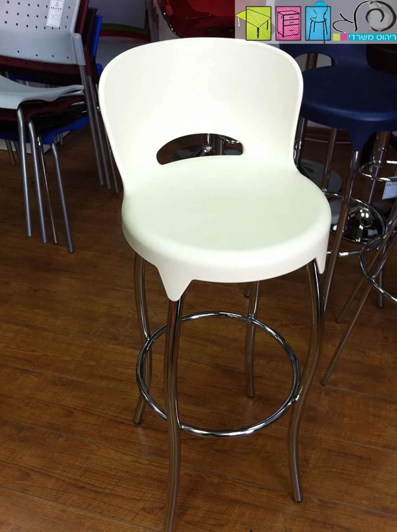 בר יפית לבן