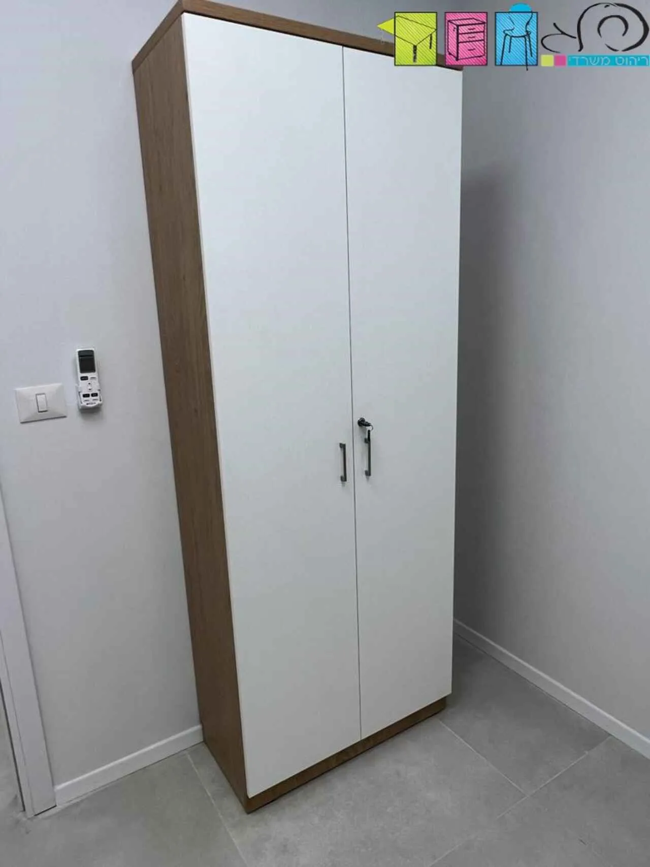 ארון דלתות פתיחה 210/80/40