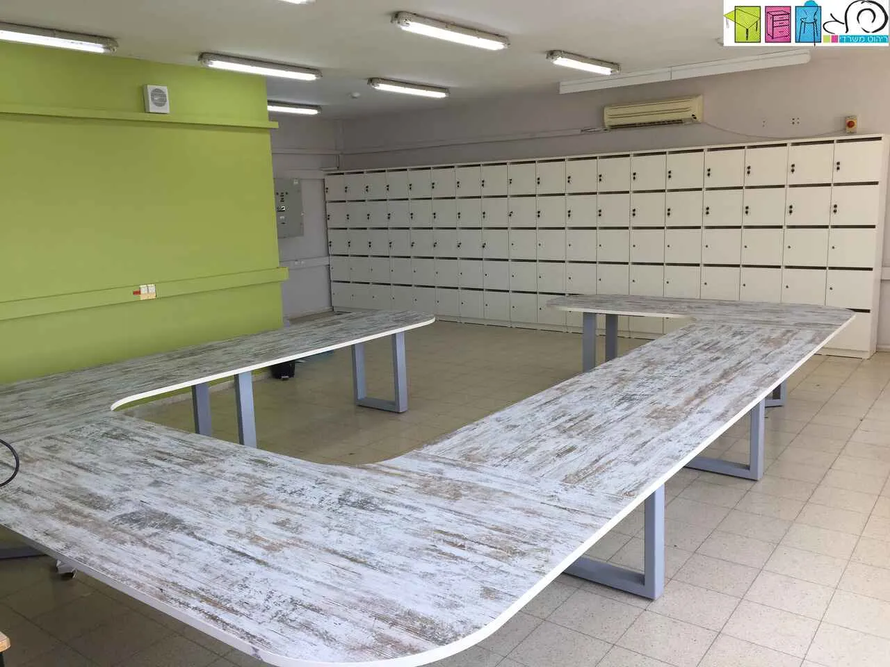 חדר מורים (3)