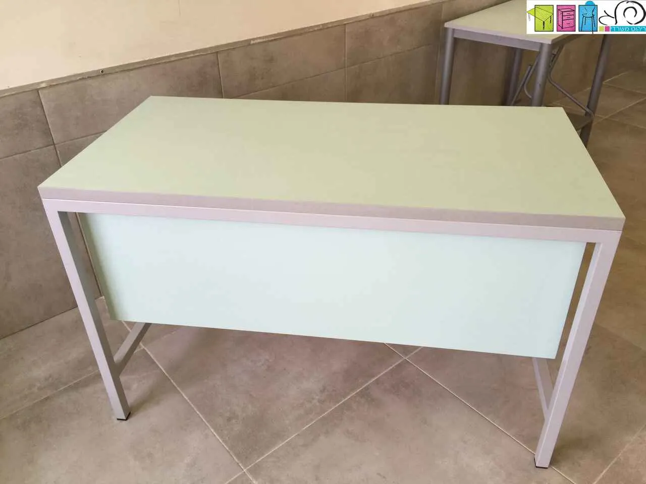 שולחן מורה (2)